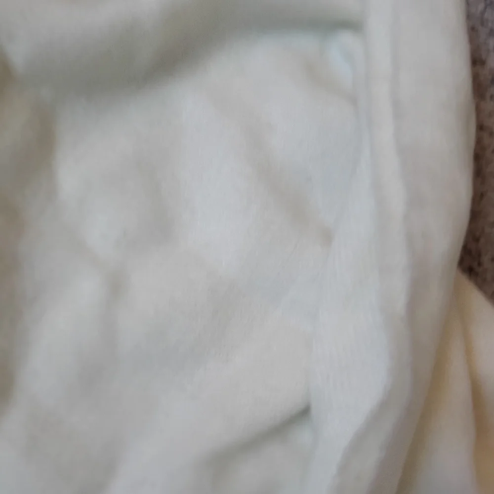 Elegant Soft Unbranded Cream Scarf with Fringe